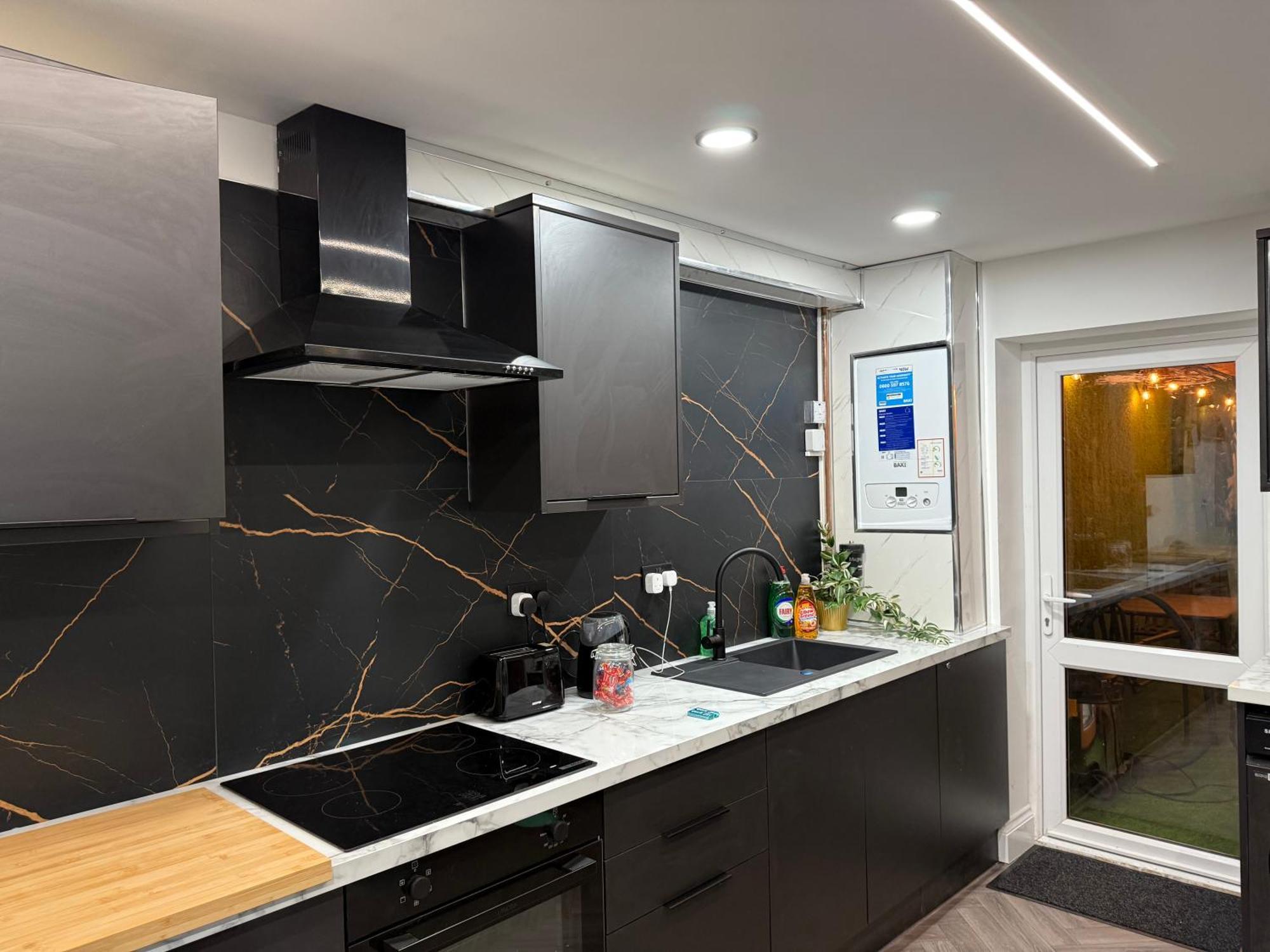 Birmingham City Centre- 9 Bed House With Free Parking Εξωτερικό φωτογραφία