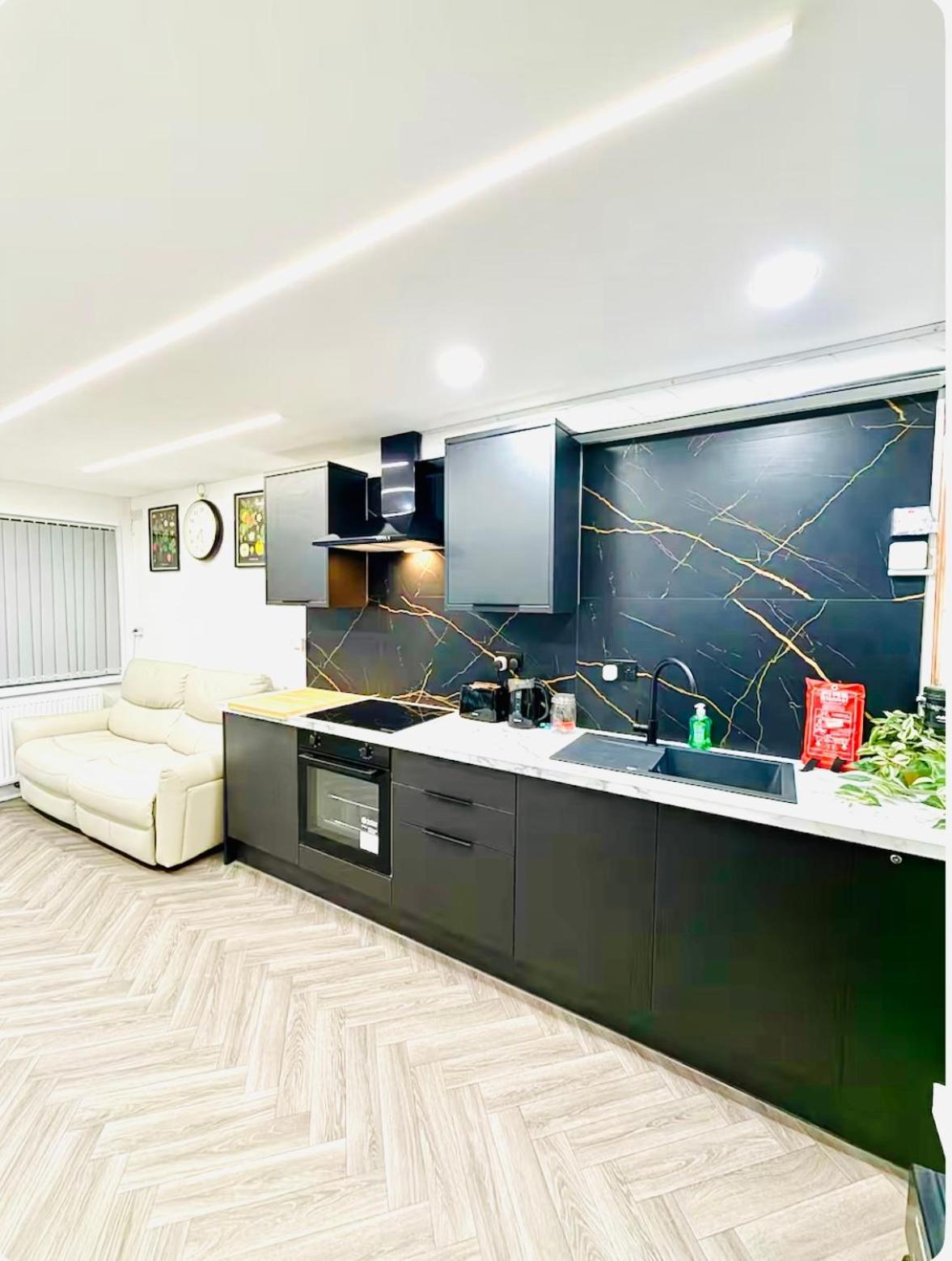 Birmingham City Centre- 9 Bed House With Free Parking Εξωτερικό φωτογραφία
